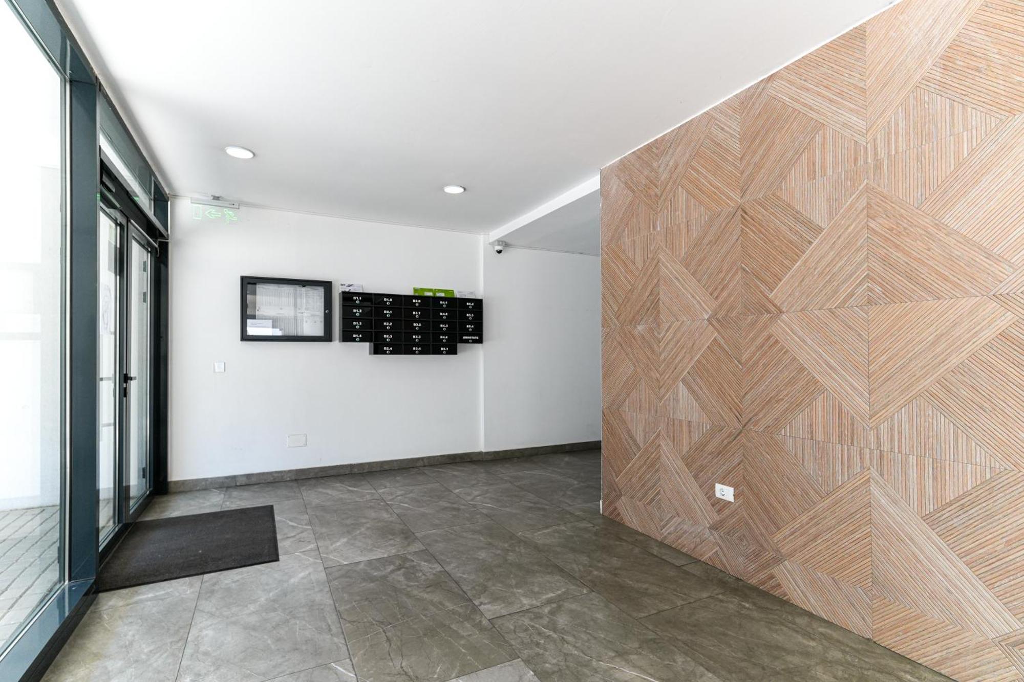 Maria - Modern Apartment With Parking And Workspace Bukarest Exterior foto